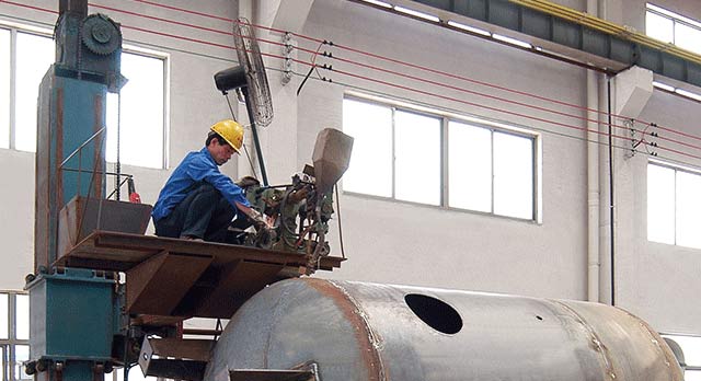 全自動焊接設(shè)備,工作效率高、焊縫平整、線條清晰